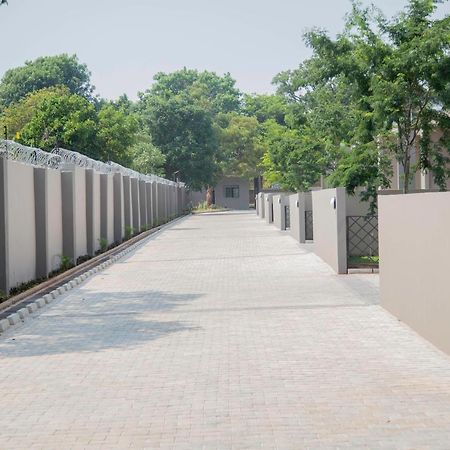 Longhorn Executive Apartments Lusaka Exteriör bild