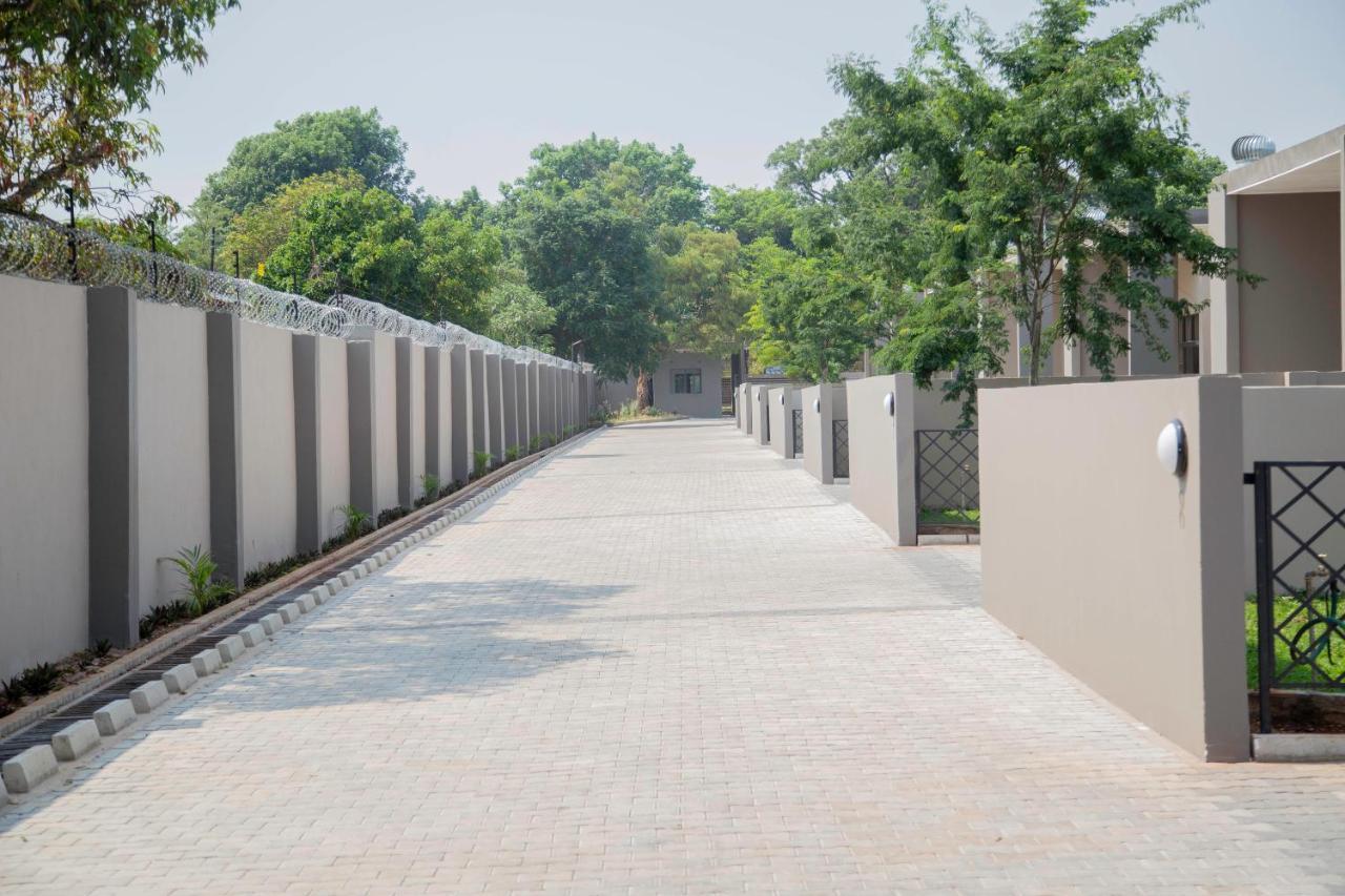 Longhorn Executive Apartments Lusaka Exteriör bild